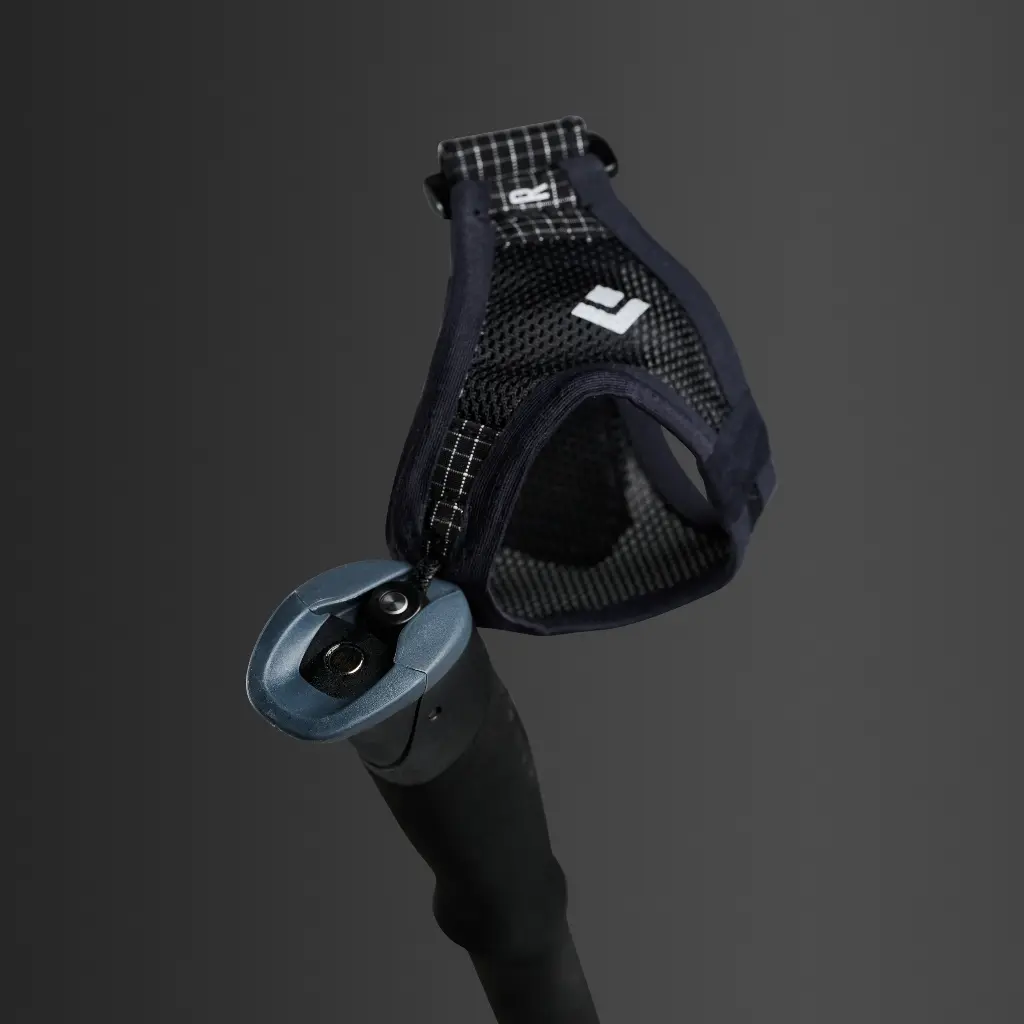 112556_002_Distance_Carbon_Z_FKT_Poles_Black_Glam_4.webp